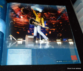 Bon Jovi Concert tour book Because We Can Tour 2013