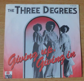 The Three Degrees - Giving Up, Giving in.