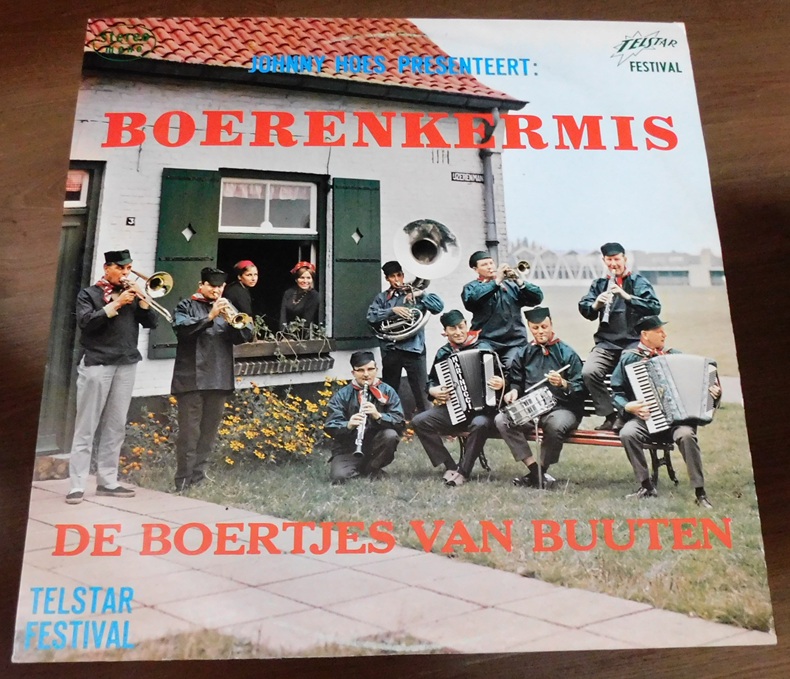 De Boertjes van Buuten – Johnny Hoes Presenteert: Boerenkermis