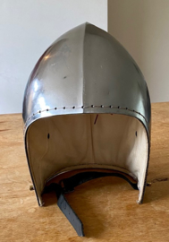 Helm Bascinet