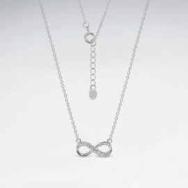 Zilveren ketting: infinity met zirkonia