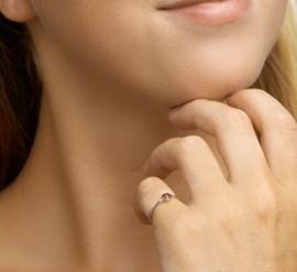 Zilveren ring granaat