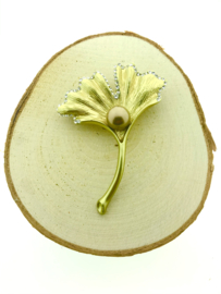 Broche ginkgo met parel goud