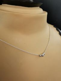 Zilveren collier met drie bolletjes