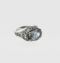 Handgemaakte zilveren topaz ring