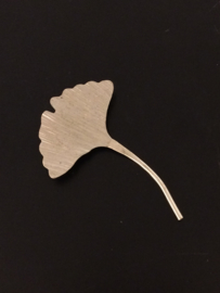 Ginkgo broche zilverkleur klein