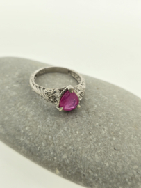 Handgemaakte zilveren ruby ring