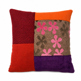 Patchwork sierkussen 45 x 45 cm rood, oranje en paars
