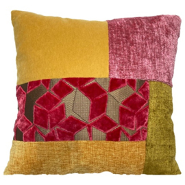 Patchwork sierkussen 45 x 45 cm geel en roze