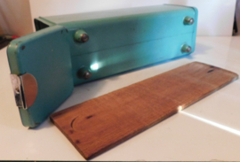 Vintage mintgroene emaille ontbijtkoekblik
