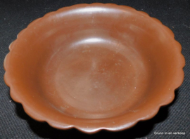 Suikerpot, melkkannetje en een schaal van klei
