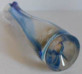 Glazen vaas met gekleurde glassliert