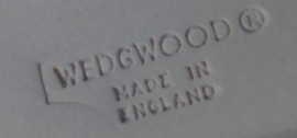 Wedgwood Jasperware schaal met bloemachtige reliëfdecors.