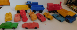 Verzameling plastic speelgoed auto's, w.o. Tomte of Vinyl-line.
