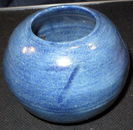 Blauw aardewerk bolvaas