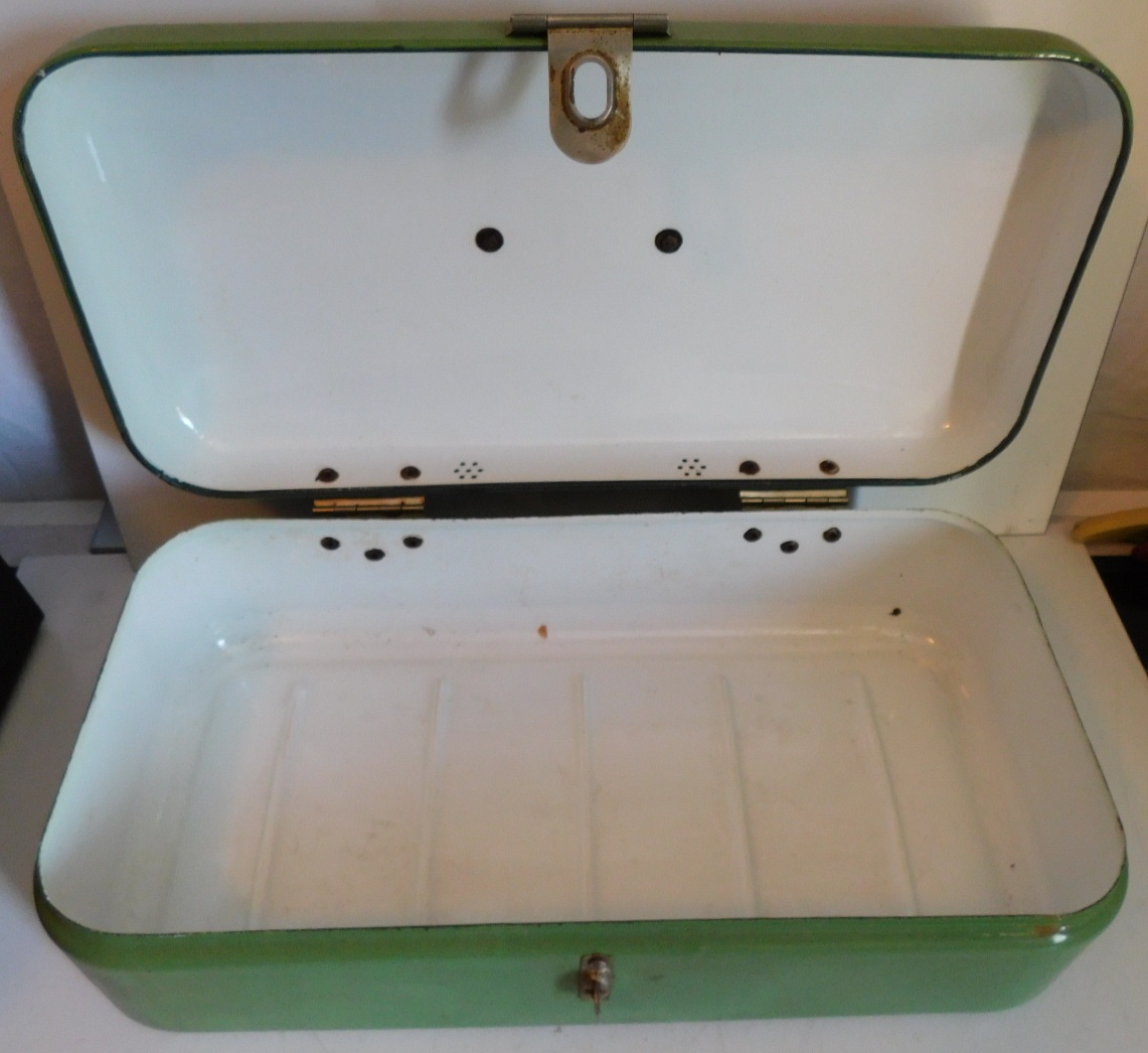 Brocante groene emaille broodtrommel