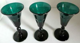 Antieke 19e eeuw emerald groen  'Paraplu' glazen