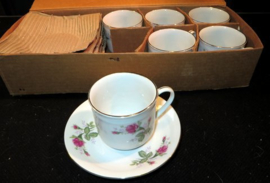 Set brocante kopjes en schoteltjes