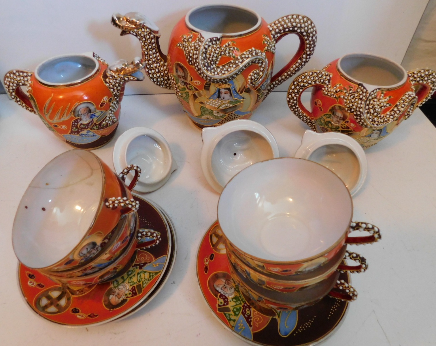 Porseleinen Satsuma Chinese Draken servies
