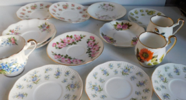 Diverse Engelse schotels + kopjes