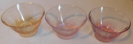 Drie glazen compote schaaltjes