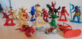 Vintage Cowboys en Indianen speelgoedfiguren