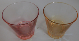 Twee gekleurde Retro limonade glazen