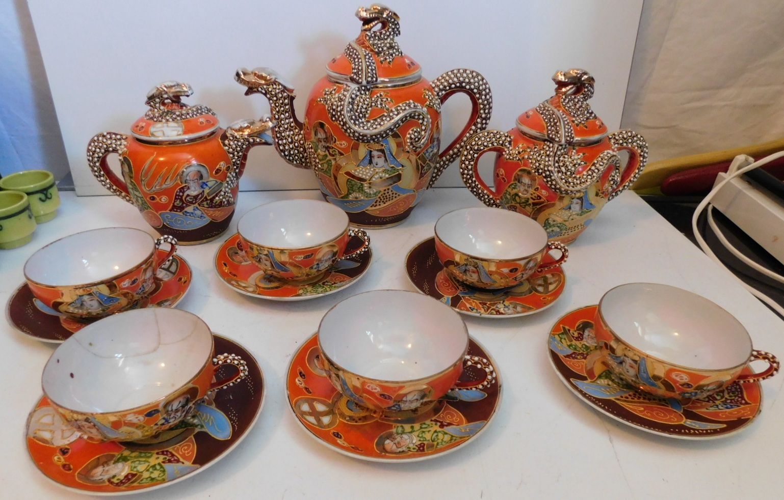 Porseleinen Satsuma Chinese Draken servies