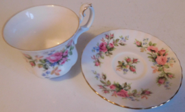 Moss Rose, Royal Albert, kop en schotel