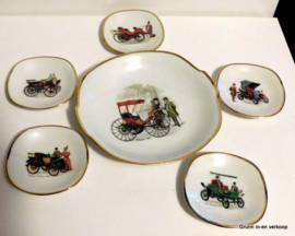 Set porseleinen automobile schaaltjes.