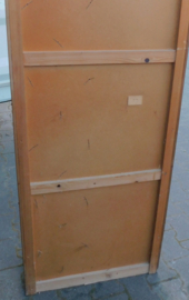 Klassiek compacte garderobewand uit de 50er jaren.
