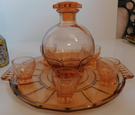 France Art Deco roze persglazen likeur stel