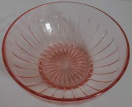 Roze persglazen kom