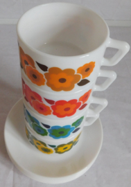 Arcopal France, floral patroon 'Lotus' kop en schotels