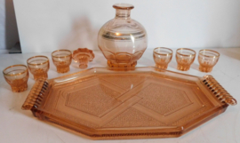 Art Deco Likeurstel, met karaf, 6 glaasjes + dienblad