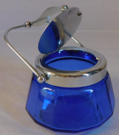 Blauw glazen suikerpot