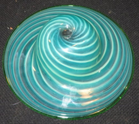 Spiraal vormige glazen Murano sierschaal.