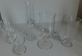 Set met 6 verschillende modelen glazen