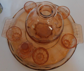 France Art Deco roze persglazen likeur stel
