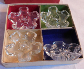 Vier Kristalunie Maastricht glazen bloem kandelaars.