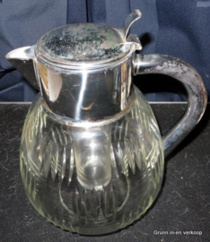 Art Deco schenkkan, met koelelement