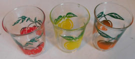 Drie Retro fruitglazen