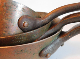 Antieke zware koperen steelpannen (MORA & C) Paris