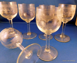 Antieke Leerdam glaasjes met Guilloche rand