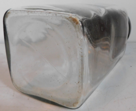 Kleine Antiek glazen voorraad pot met bakelieten deksel.