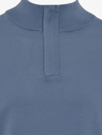 Genti Blauwe trui  in een half zip , vervaardigd in de cool dry  kwaliteit.