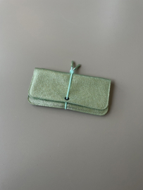 KNOT wallet wide - green shimmer leather