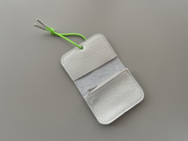 KNOT wallet mini - cloud leather & neon green elastic cord