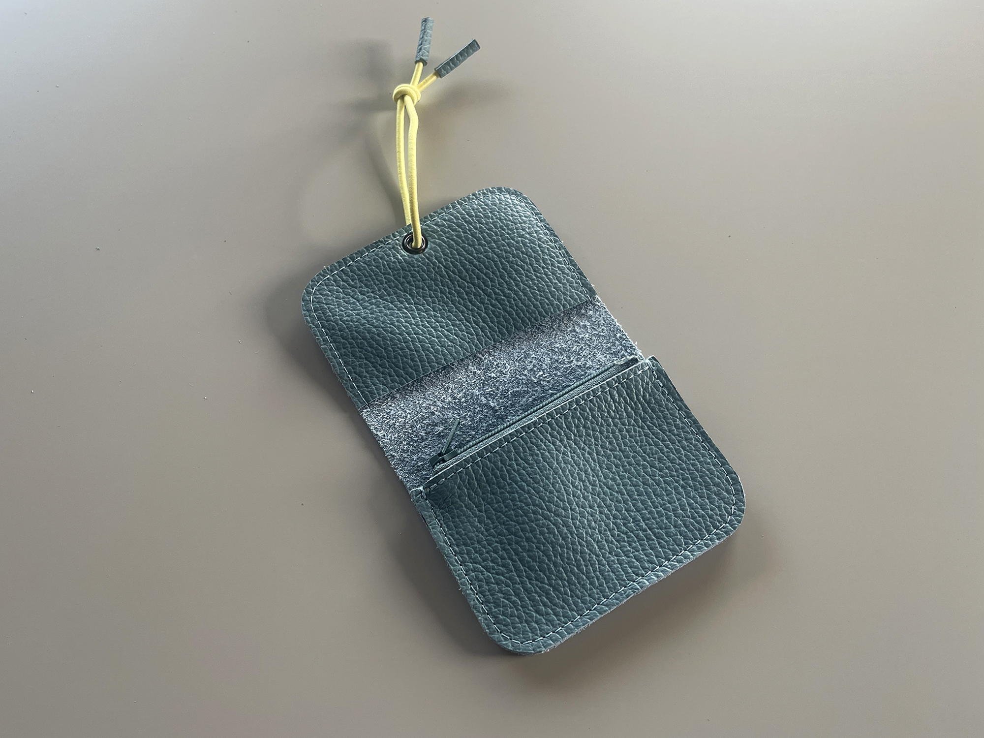 KNOT wallet mini - mist leather & soft yellow elastic