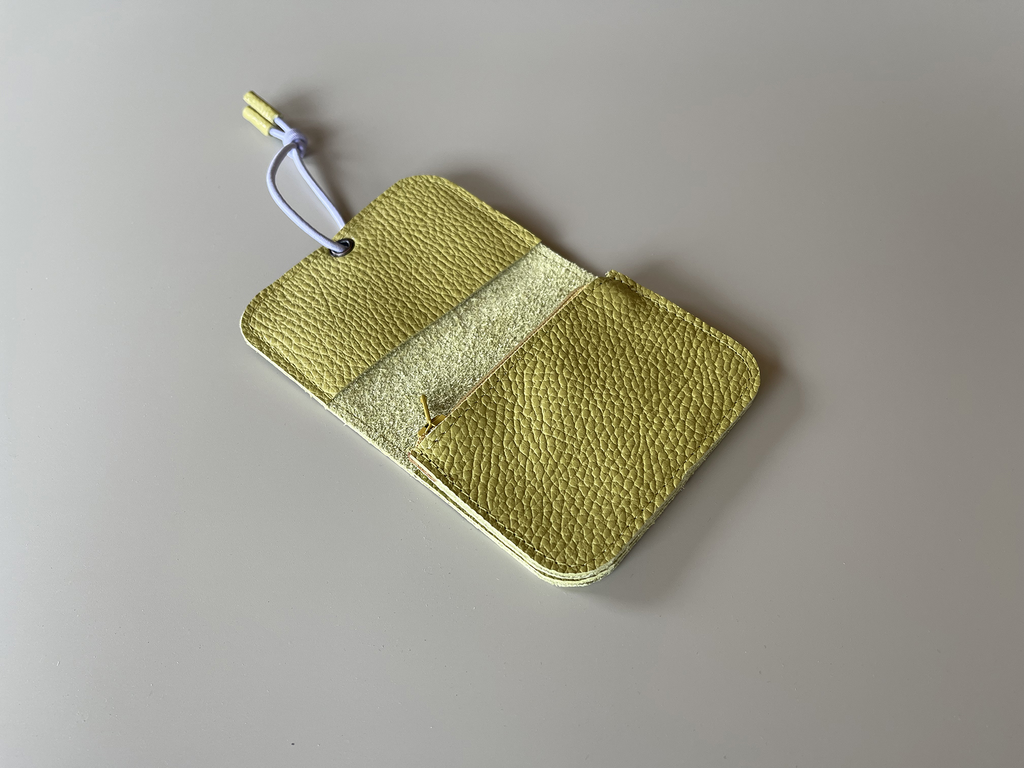 KNOT wallet mini - pistachio leather & lavender elastic